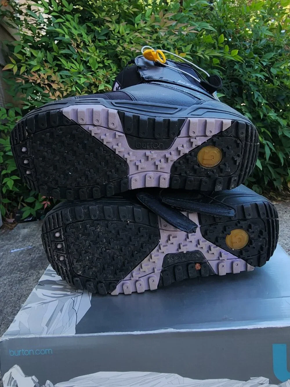 Burton euc women